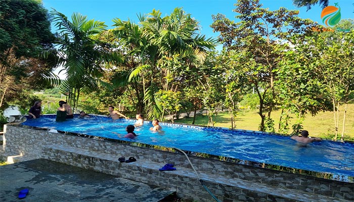 Bể bơi riêng ở khu Bella Resort tại Ba Vì