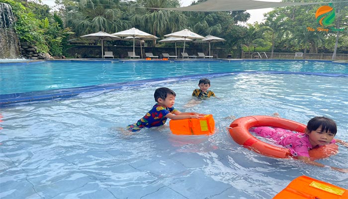 Bơi khoáng tại Tản Đà Spa Resort