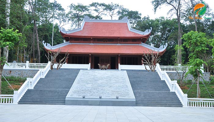 Đền thờ Bác Hồ ở khu du lịch K9