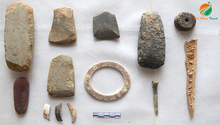 Một vài di tích được tìm thấy tại núi Tản Viên