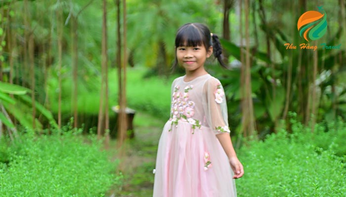 vườn cây Tản Đà chụp ảnh cho bé