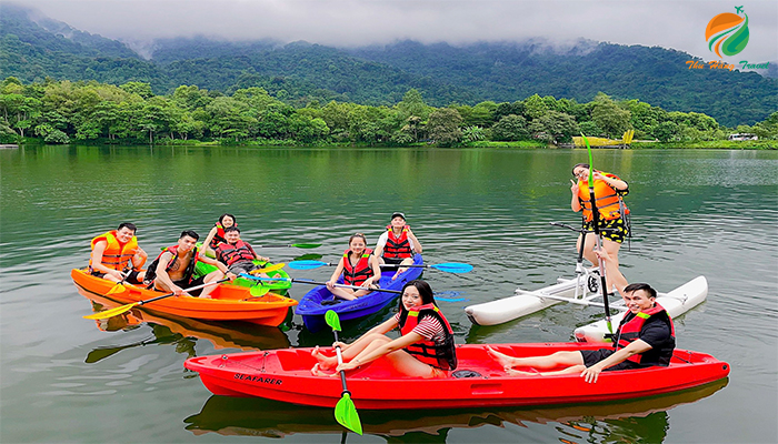 Chèo thuyền Kayak - Thiên Sơn Suối Ngà có gì