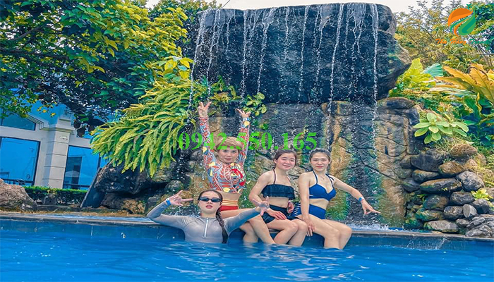Tắm khoáng ngoài trời Tản Đà Resort điểm tổ chức tiệc cuối năm
