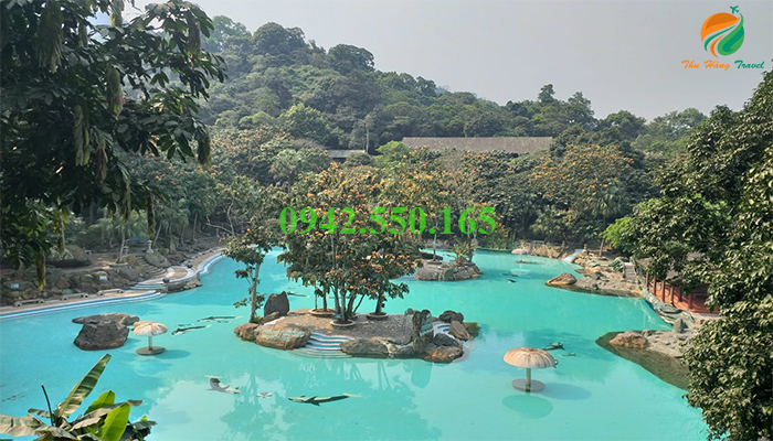 Bể bơi người lớn trong trải nghiệm Thiên Sơn Suối Ngà