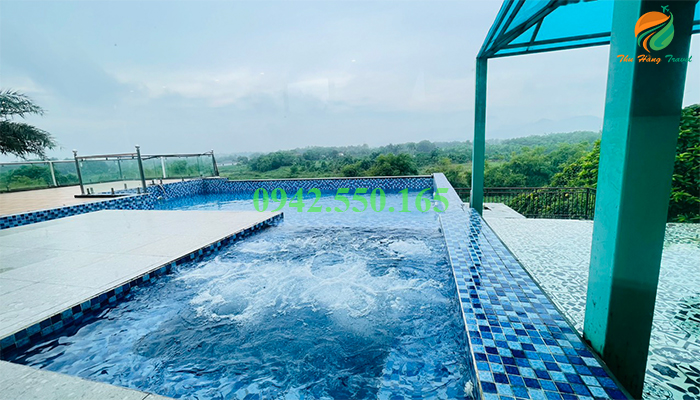 Bể bơi view siêu đẹp tại villa