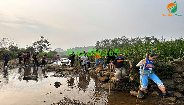 Trekking Ba Vì cùng HDV