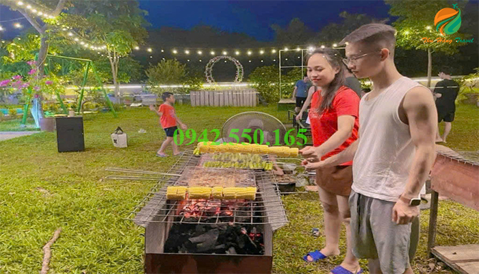 Nướng BBQ ngoài trời tại dương gia villa ba vì